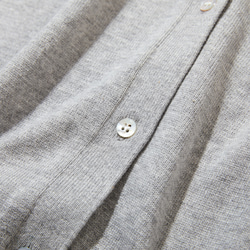 ★現貨★ 全年熱賣！ 100%純棉長袖V領開襟衫 針織系列 莫克灰 220902-03 第4張的照片