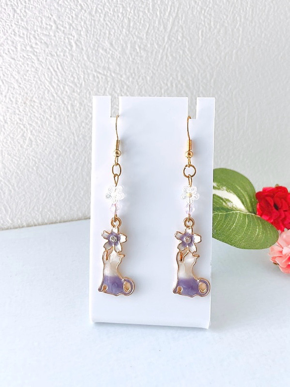 ฅ❤️ ねこ 猫 レジン 苺 いちご 花 ピアス イヤリング ハンドメイド ฅ