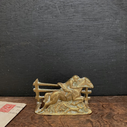アンティーク真鍮レタースタンド　馬と犬　イギリス　鉄　ホーロー　オブジェ　ギフト　プレゼント　手紙受け　レターケース 2枚目の画像