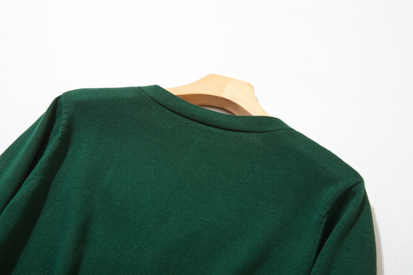 一款讓您引以為傲的產品！全年使用！ 100%純棉長袖V領開襟針織系列墨綠220902-09 第11張的照片