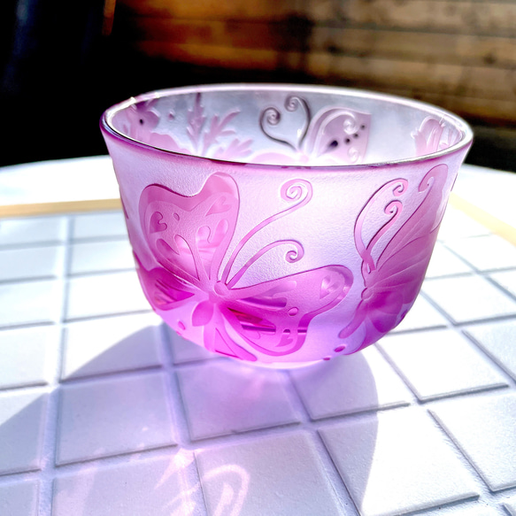 アネモネと蝶々たちの戯れな小鉢兼お茶グラス 4枚目の画像