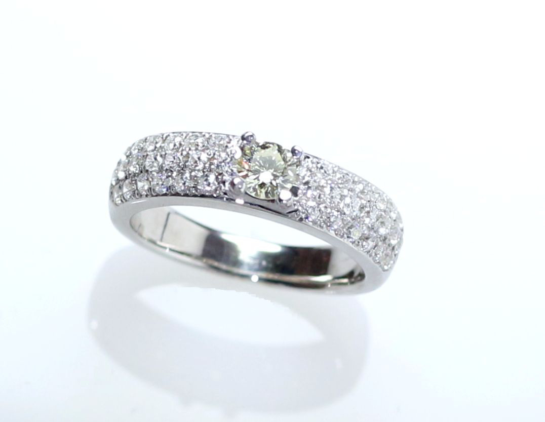 Pt900 イエローダイヤモンドリング 0.309ct(中宝ソーティング付き)