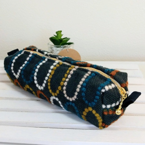 ミナペルホネン ハンドメイド キャラメルポーチ ちかく