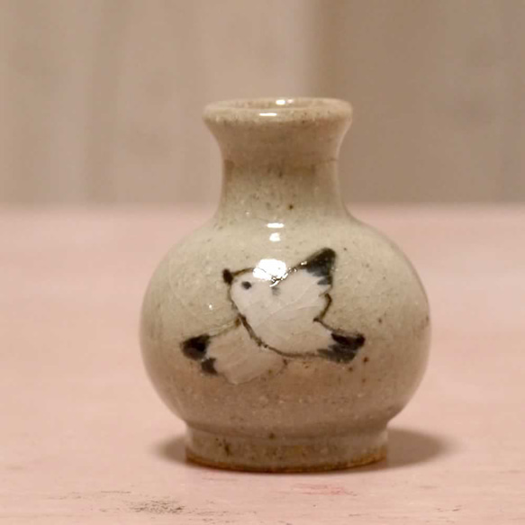 小壺 「シマエナガ」（陶器の一輪挿し） 3枚目の画像