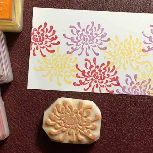 オシャレな菊の花の消しゴムはんこ（持ち手つき） はんこ・スタンプ