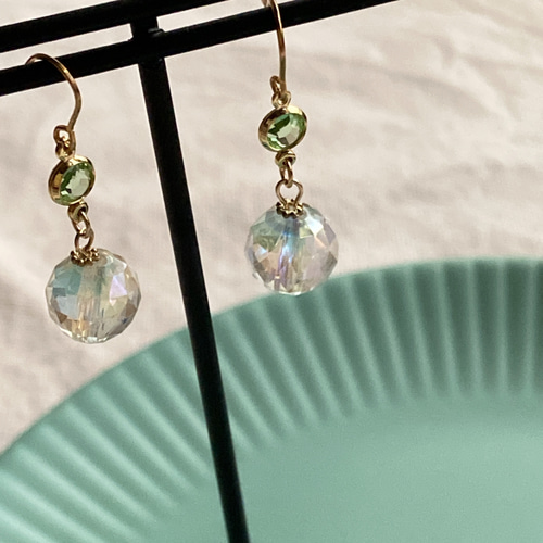 024】天然石 水晶 クリスタル オーロラ 上品 きれいめ 小ぶり 揺れる  