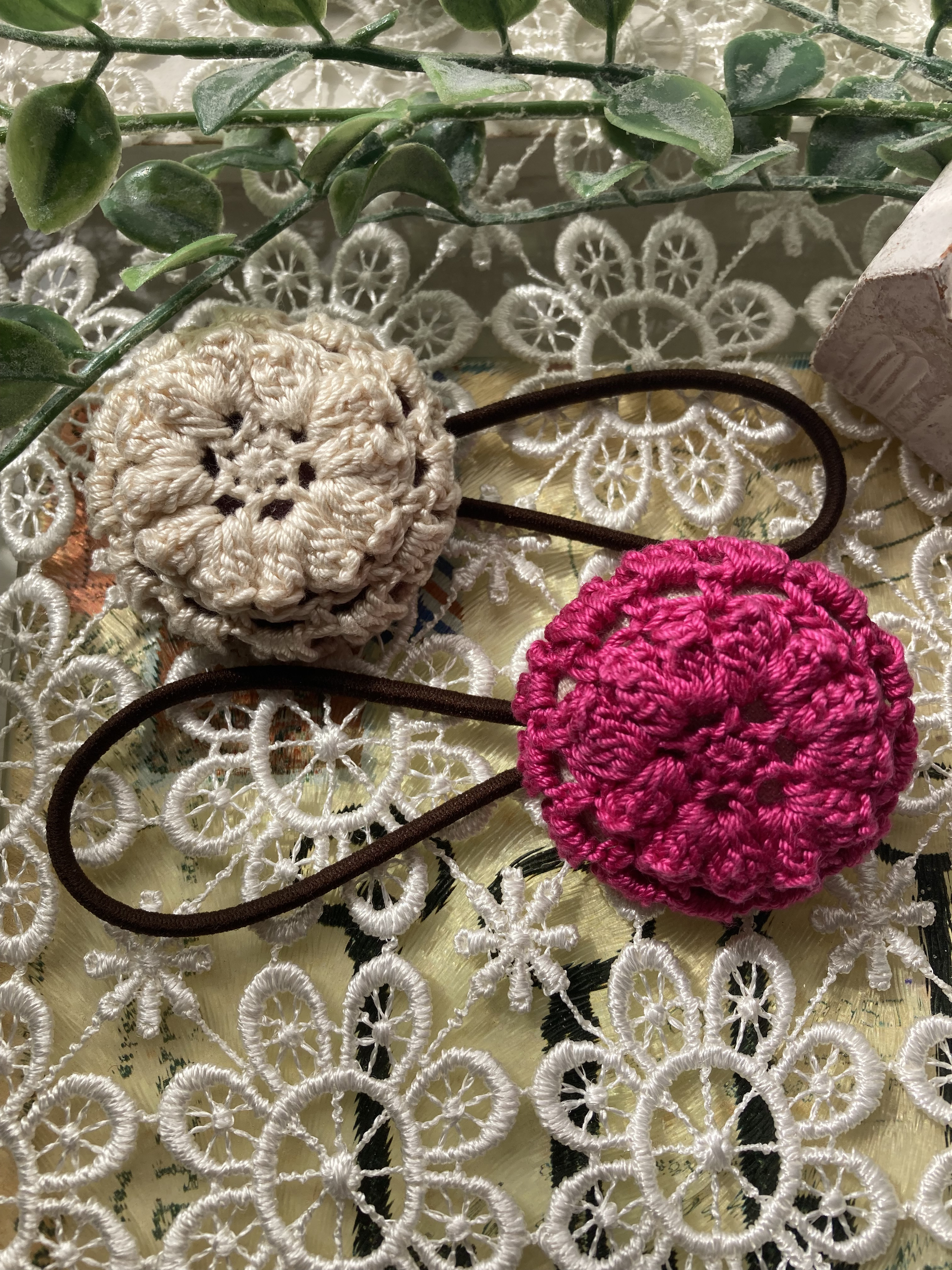 親子くるみボタン　ヘアゴム　3個セット　木の実　親子コーデ　姉妹コーデ　オレンジ 柄はおまかせ( ˊᵕˋ )♡ヘアゴム☆くるみボタン☆5こセット