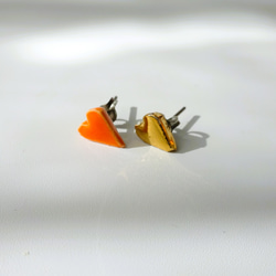 kotsubu 陶瓷耳環（心型、橘色+金色） 第2張的照片