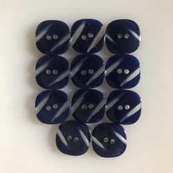 アンティーク ボタン 11個　ビンテージ 昭和 レトロ 個性的 ハンドメイド素材 紺色　ネイビー　青　ポップ アクセ 1枚目の画像