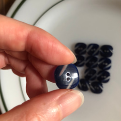 アンティーク ボタン 11個　ビンテージ 昭和 レトロ 個性的 ハンドメイド素材 紺色　ネイビー　青　ポップ アクセ 5枚目の画像