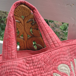 色鮮やかアンスリウム★ハワイアンキルトのトートバッグ 3枚目の画像
