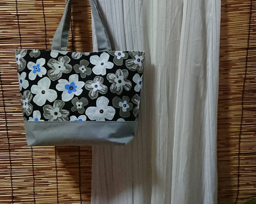 専用品　肩掛けトートバッグ•￥500化粧ポーチ　ハンドメイド c8665d7e7703e8c0c4dd70123c75d5