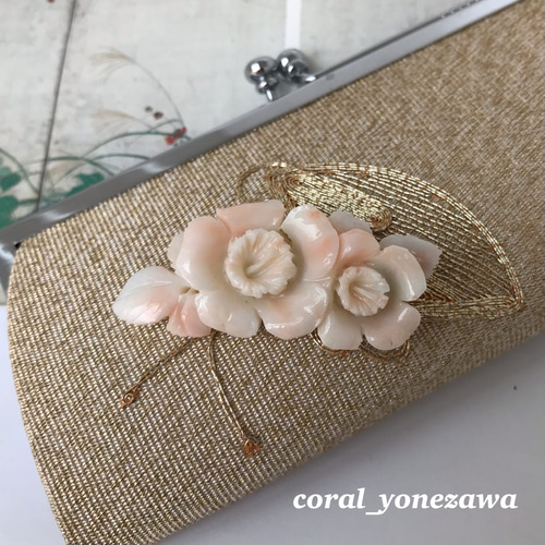 珊瑚　ブローチ　花彫刻　薔薇　ローズ　brooch　帯留め　ピン　g85 昭和の薔薇彫刻ブローチ