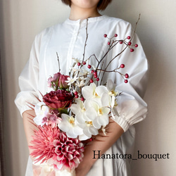 グリーン、イエロー、ホワイトのぴょんぴょんブーケ アーティ