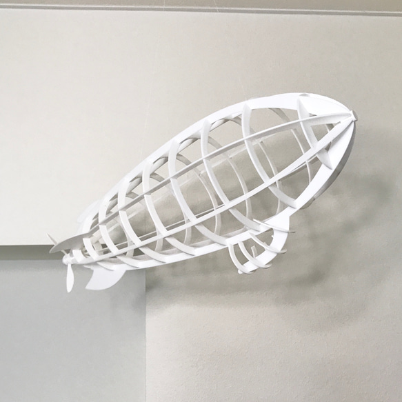 プロペラが回る40cm超えのレトロな飛行船モビール 白 モビール Bodhi