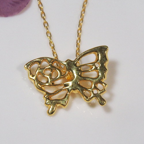 金色 蝶 ペンダント ネックレス silver925 K18GP バラ蝶のペンダント（gold） ネックレス・ペンダント