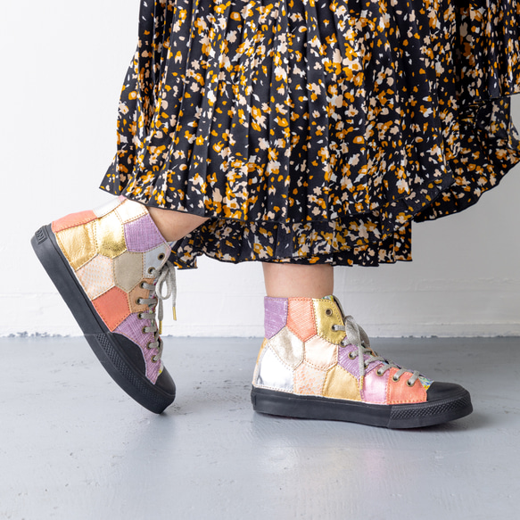 雞蛋花/尺寸 23.5 公分鞋匠的翻版運動鞋皮革拼布小花卉圖案 第2張的照片