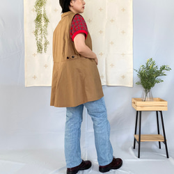 ロングベスト (キャメルベージュ)  重ね着スタイルにおすすめ 体型カバー ロングジレ  ポケット付き 秋色 10枚目の画像