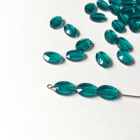 【10個】ガラスビーズ＊フラットオーバル＊ダークグリーン 4枚目の画像