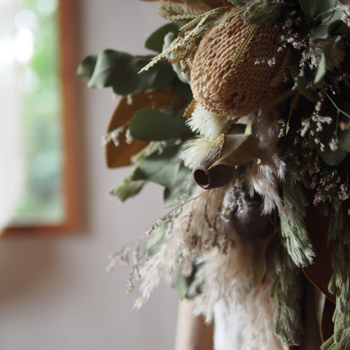 ドライフラワー バンクシアとパンパスグラスのスワッグ ドライフラワー