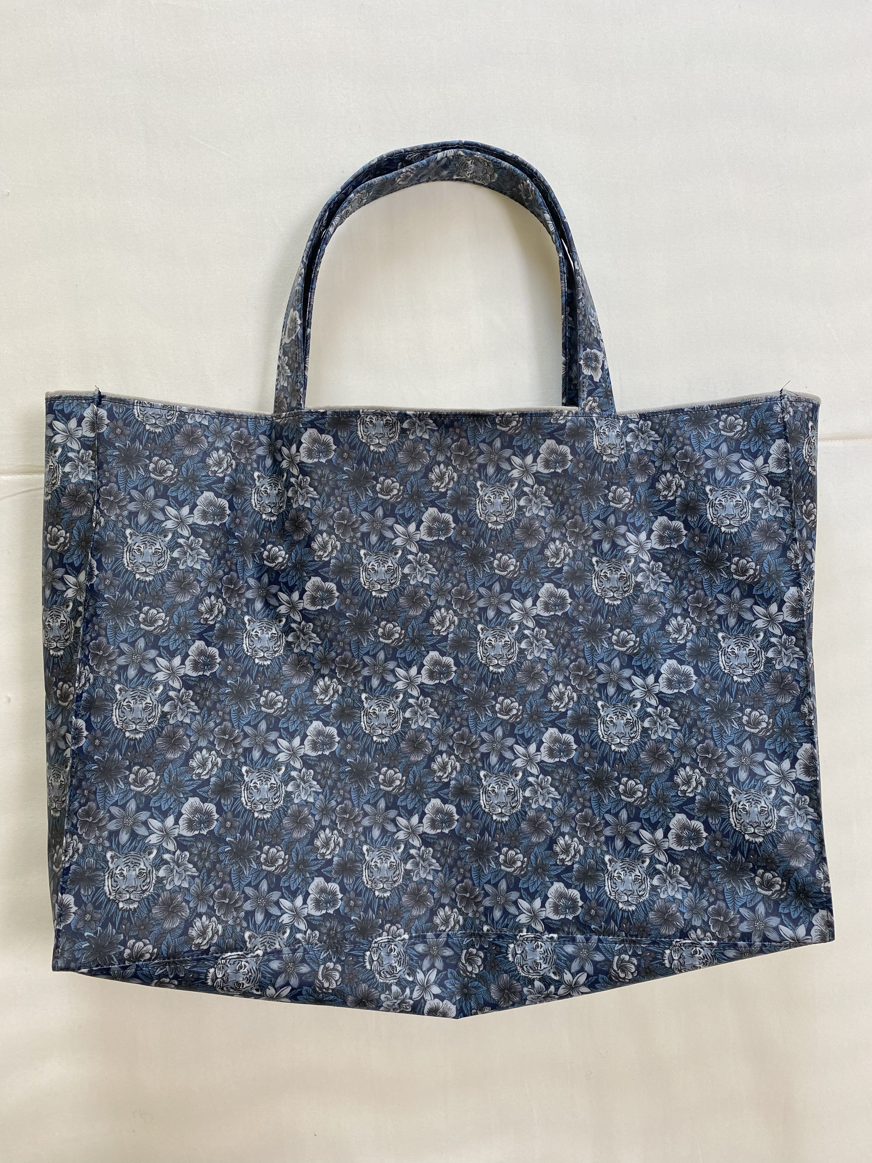 マチ付きバッグ*Ｍサイズ*リバティ*ビニコ*Scotty's Tiger*グレー