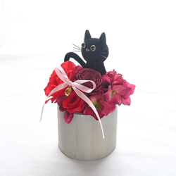 花と猫【レッド】プリザーブドフラワー 猫   花 招き猫 猫好き プレゼント 誕生日 お祝い 置物 黒猫 白猫 No.6 3枚目の画像