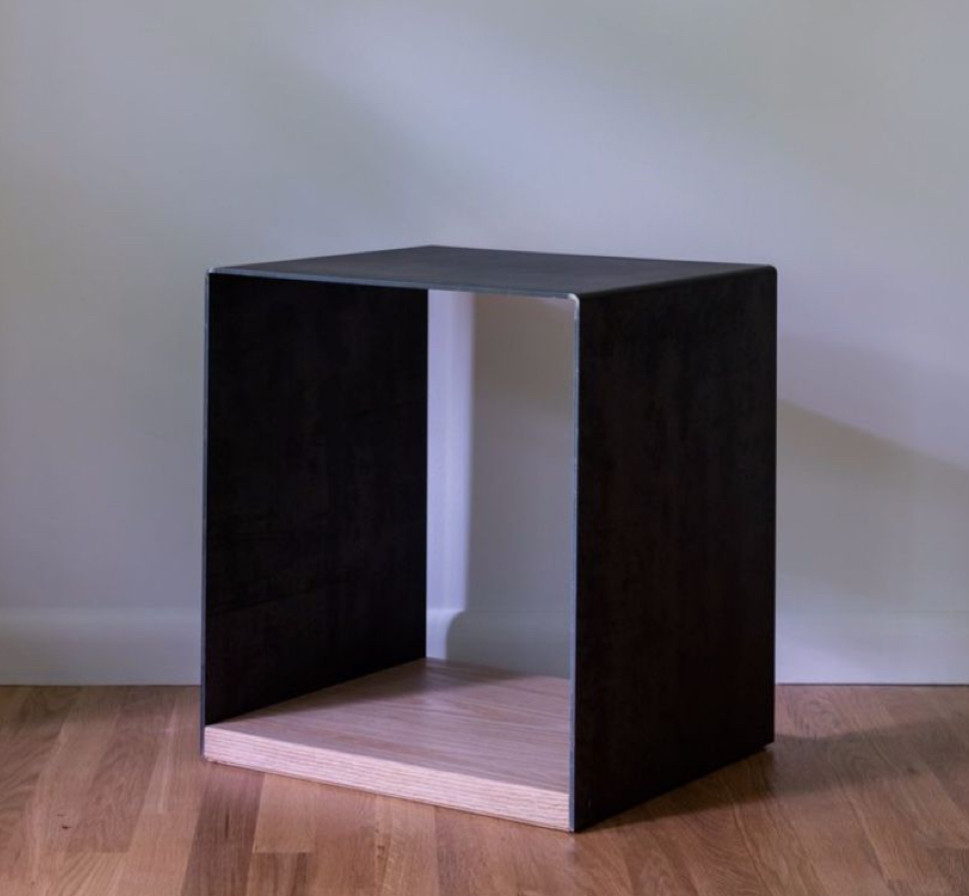 サイドテーブル　展示台　飾り棚