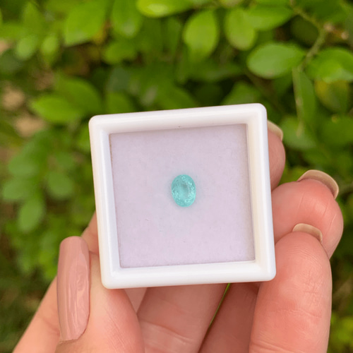 N.9679 0.6Ct パライバトルマリン・ルース 魅惑のプールサイド