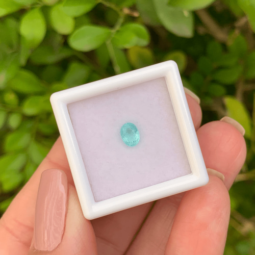 N.9679 0.6Ct パライバトルマリン・ルース 魅惑のプールサイド