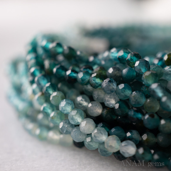 【約32cm】【色がしっかり濃い】グランディディエライト 2.3mm ボールカット★ANAM gems 2枚目の画像