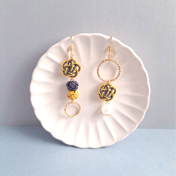 梅結びとあわじ玉と輪っか アシンメトリーな水引ピアス・イヤリング