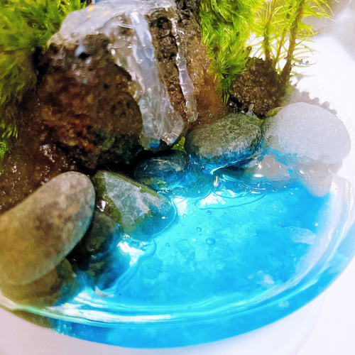 WEB限定カラー 滝から実際に水の流れる 苔 テラリウム コケリウム 専用照明付き 花瓶・フラワースタンド