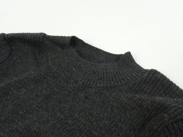 【日本製 3色】高領羅紋針織套頭衫（希瑟綠、炭色） 第7張的照片