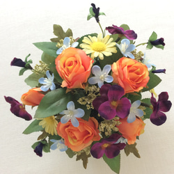 ◇優しい色のフラワーアレンジメント◇MLサイズ（造花、母の日、結婚祝い、新築祝、敬老の日） 3枚目の画像