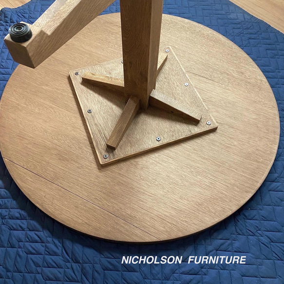 ヴィンテージ風 丸型ダイニングテーブル　一本脚　パーティーテーブル　ミーティングテーブル［ 定番品・受注生産 ］ cm 受注生産 天板は フシ キズ 割れ まで 刻み ご希望の場合は一度お問合せ下さい