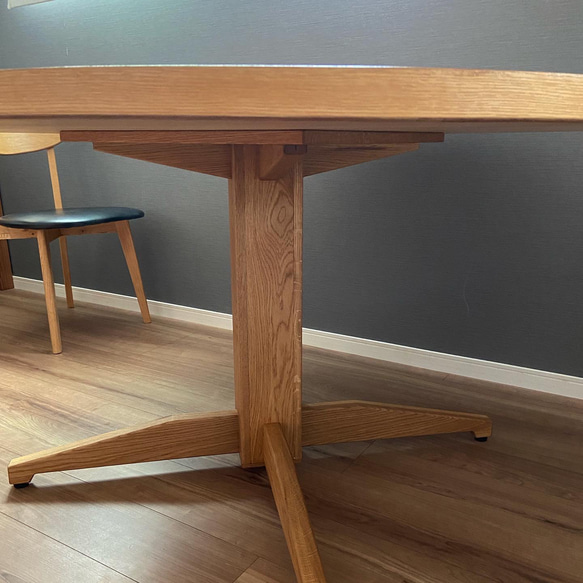 ヴィンテージ風 丸型ダイニングテーブル　一本脚　パーティーテーブル　ミーティングテーブル［ 定番品・受注生産 ］ cm 受注生産 天板は フシ キズ 割れ まで 刻み ご希望の場合は一度お問合せ下さい