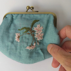 【手刺繍】桜のがま口-小振り財布サイズ 3枚目の画像