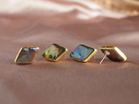 金箔珍珠[耳環]金屬卡其色菱|淡水珍珠14kgf金箔卡其綠色 第3張的照片