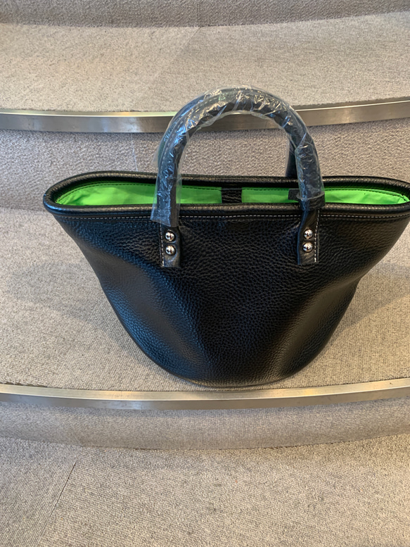 母の日プレゼントに！本革レザーマザーズバッグ（ポーチ付）No.137090