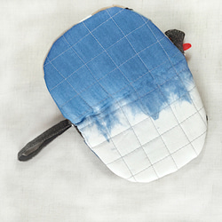ほっこりするリメイク鳥さんオーブンミット(染色布と刺しゅう素材の鳥さん鍋つかみ) 7枚目の画像