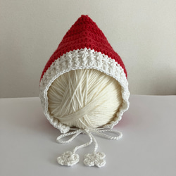 クリスマス☆サンタ帽子のベビーボンネット　新生児～1歳　手編み　ニューボーンフォトにも 2枚目の画像