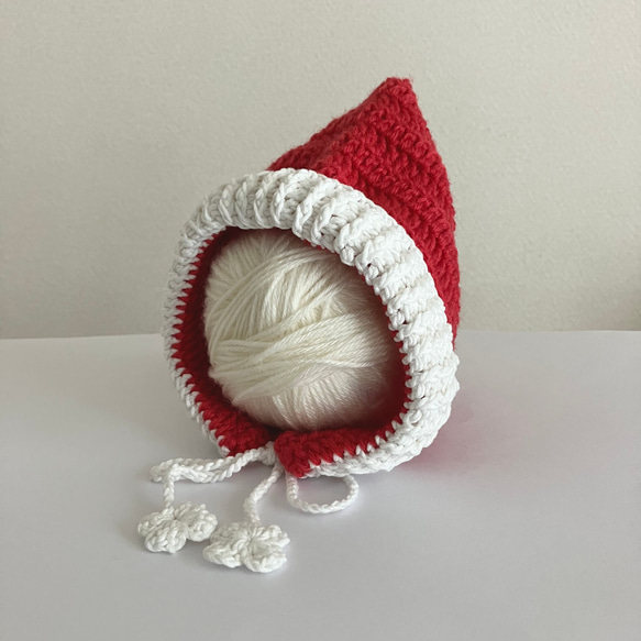 クリスマス☆サンタ帽子のベビーボンネット　新生児～1歳　手編み　ニューボーンフォトにも 4枚目の画像