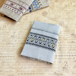 送料無料】A23. ドロンワーク 刺繍 ブックカバー リネン 文庫本サイズ