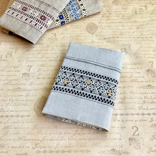送料無料】A23. ドロンワーク 刺繍 ブックカバー リネン 文庫本サイズ