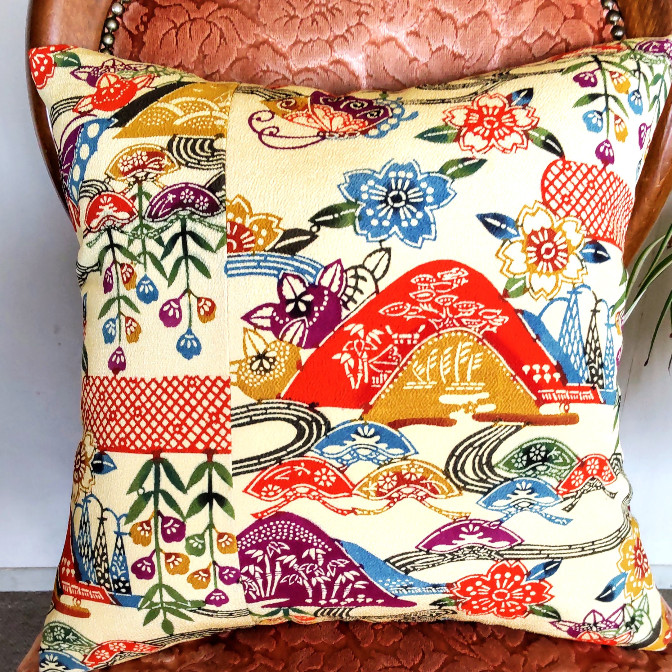 型染の帯クッションカバー