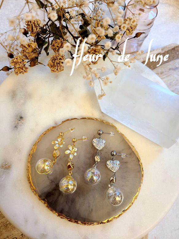 ワイヤーinガラス玉autumnピアス ピアス（スタッド・一粒