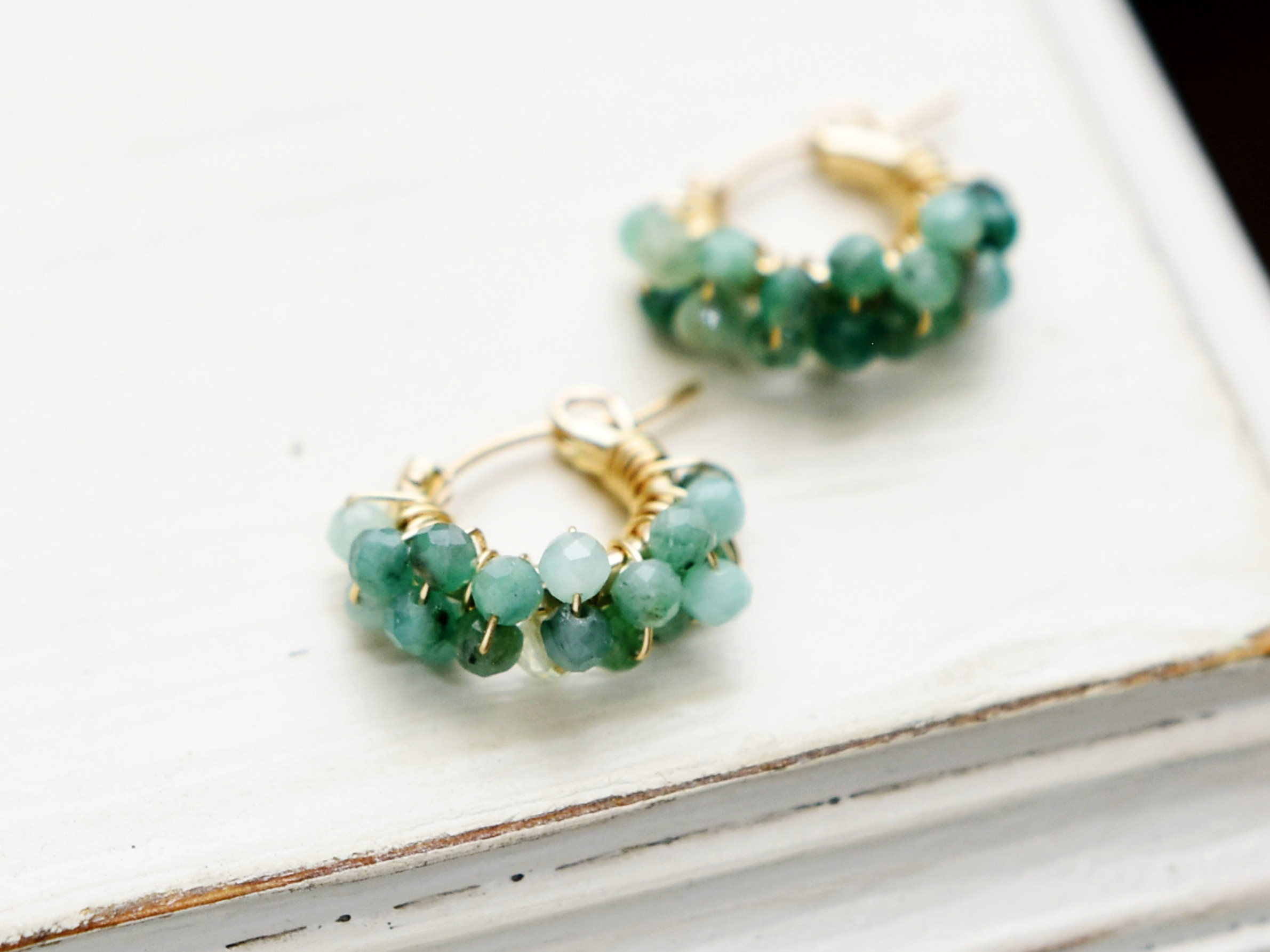 【14kgf ピアス・小サイズ】エメラルド　グリーン　5月誕生石　フープピアス　天然石　レースフープ