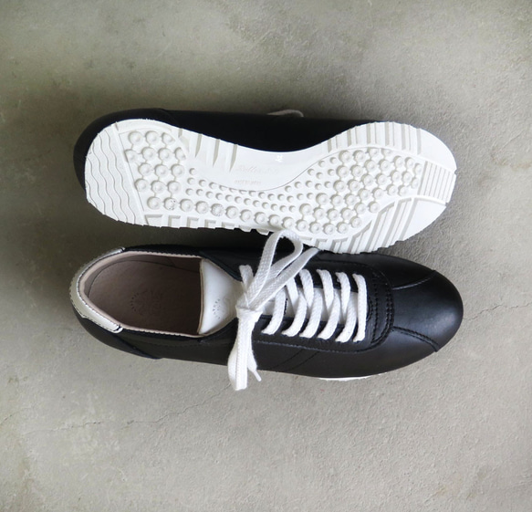 [黑色 x 白色] 經典設計和高品質真皮！ EMA運動鞋 第10張的照片