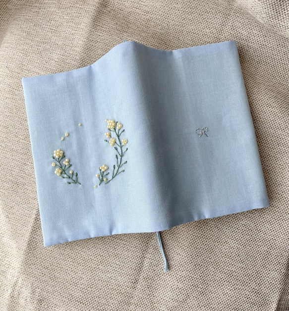 【人気No.3】販売10* 菜の花の花言葉【小さな幸せ】刺繡ブックカバー（サイズ変更も可能です） 7枚目の画像