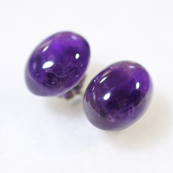 （獨一無二的物品）紫水晶耳釘，10 x 8 毫米（鈦柱） 第3張的照片